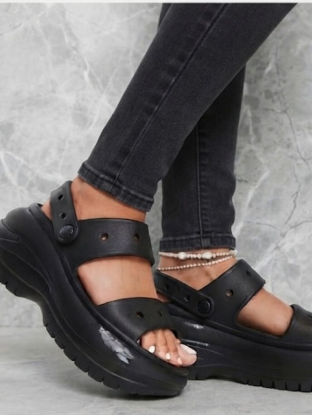 Crocs Classic Mega Crush Sandal